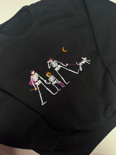 3-4 years Dog walkies embroidered black sweater