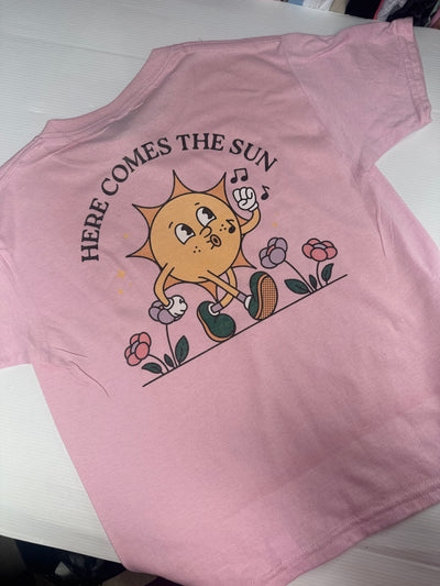 5-6 (oversized) Here comes the sun pink tee