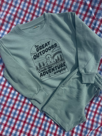 4-5 years great outdoors sweatshirt & short set
