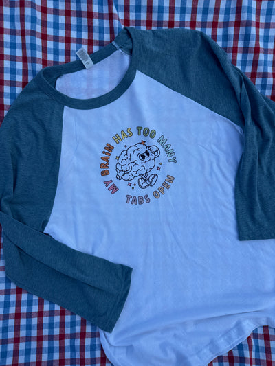 Medium (10/12) too many tabs raglan