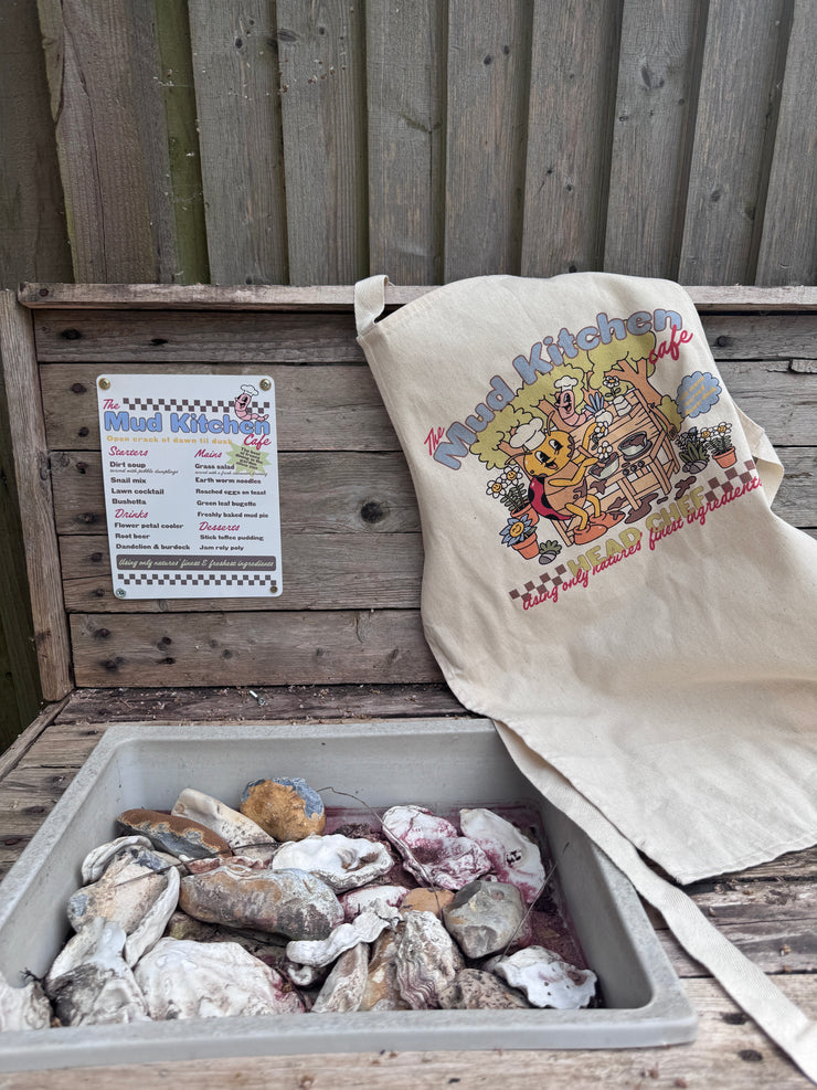 Mud kitchen apron & outdoor sign gift set